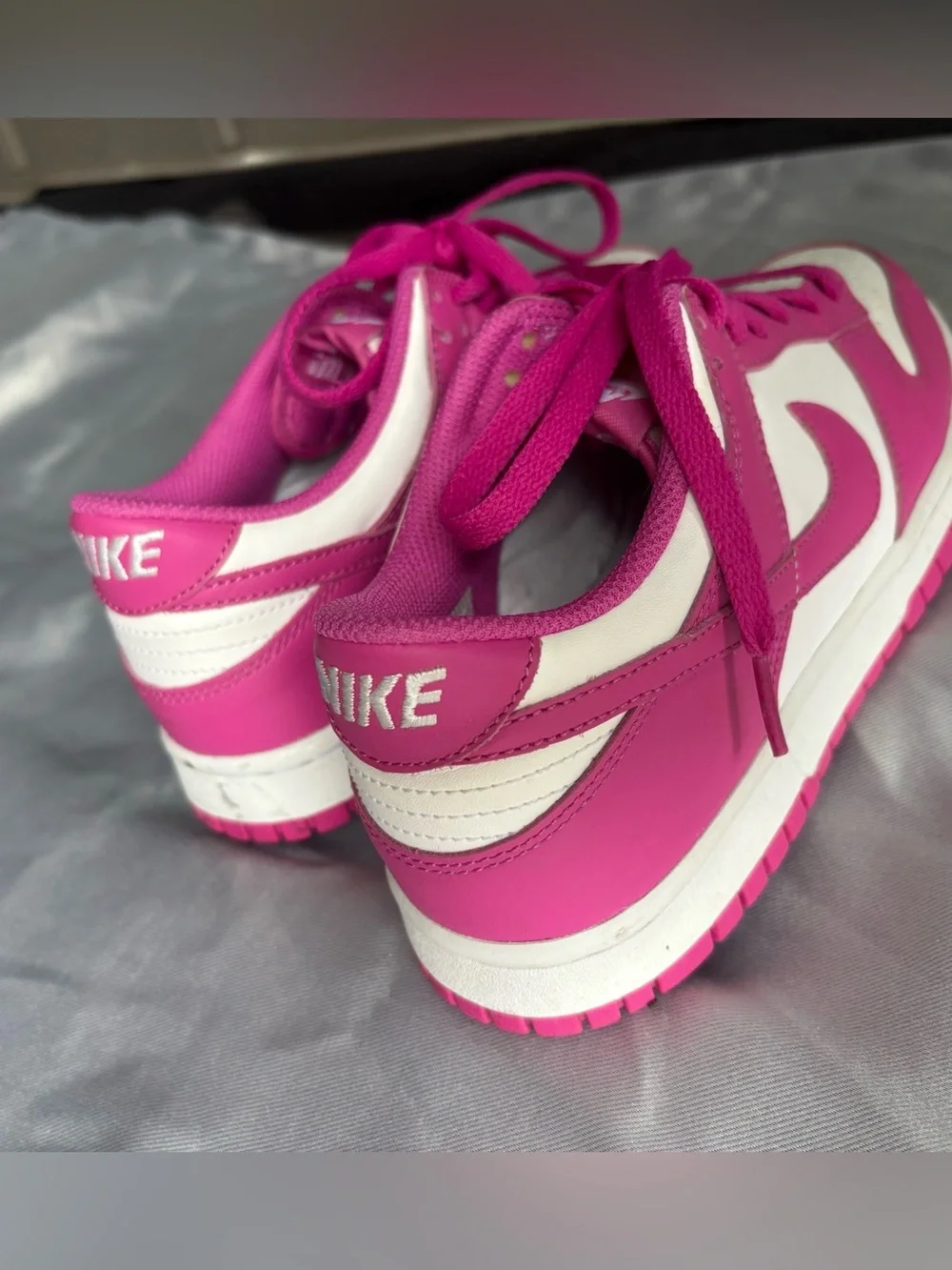 Nike 7Y Kids Pink & White Low-Top Sneakers